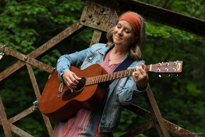 LIVE MUSIC: Sherry Lynn