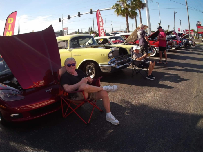 50's Diner Weekly Cruise-In Car Show