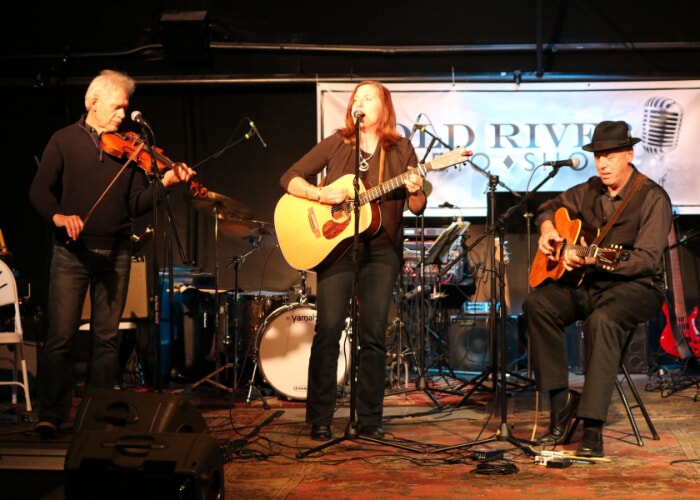 Bennett & Perkins with Taylor Whiteside