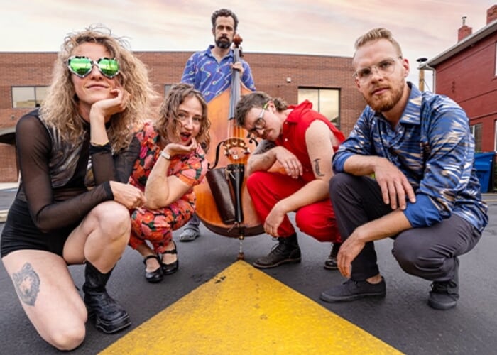 Pixie and The Partygrass Boys