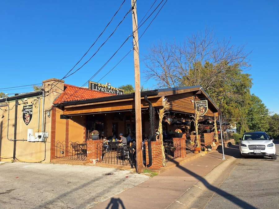 Llywelyn's Pub - Webster Groves