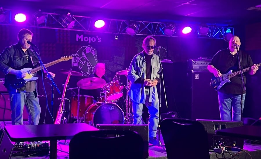 Mojo's BoneYard Sports Bar & Grille