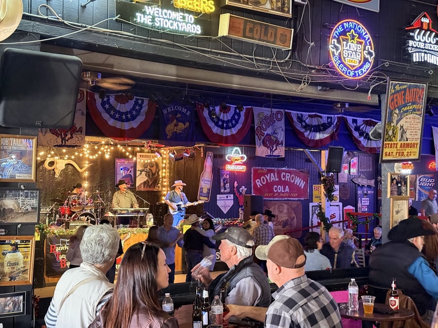 Lil' Red's Longhorn Saloon