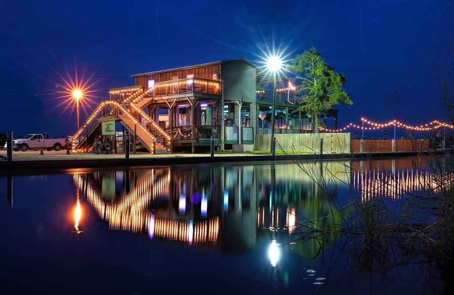 T Rivers Bar & Grill