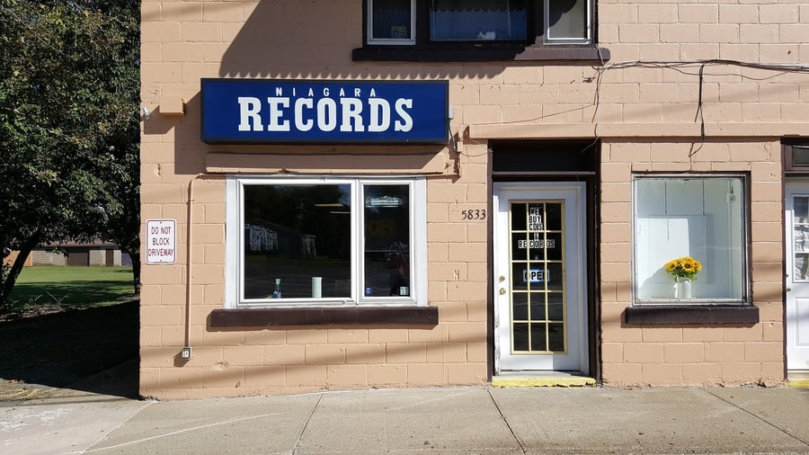 ISHY'S RECORDS & HOT SAUCE OUTLET