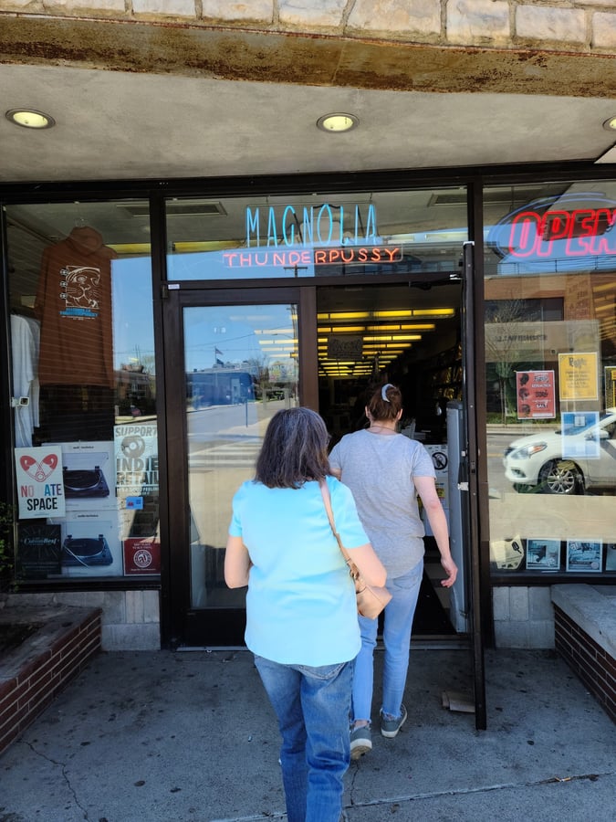 Magnolia Thunderpussy