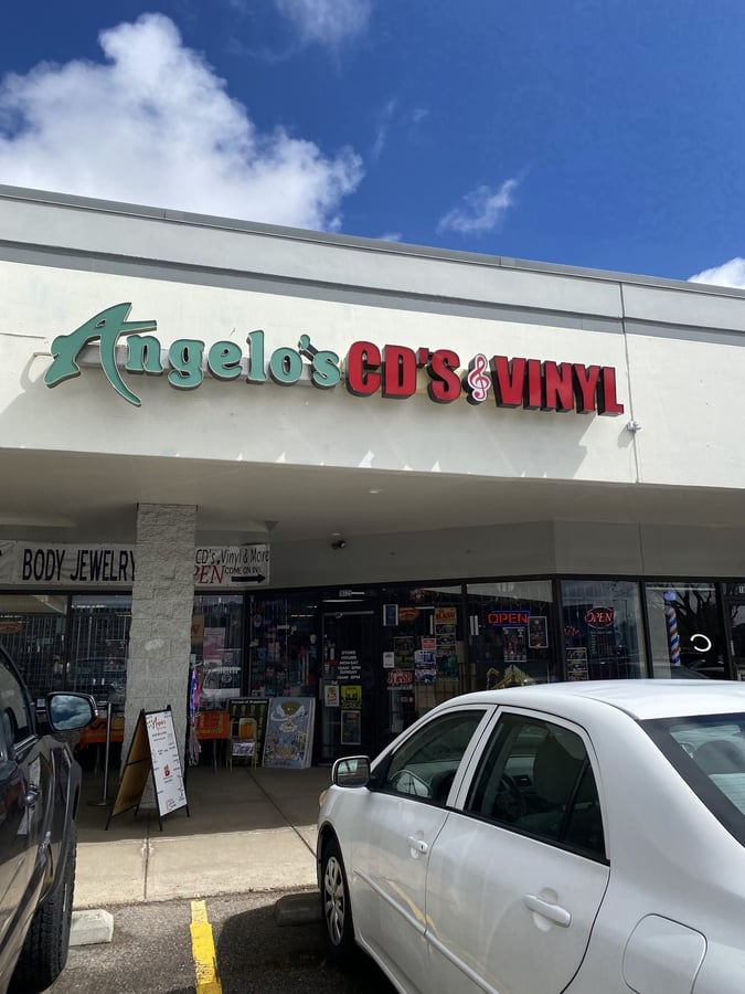 Angelo's CD's & Vinyl