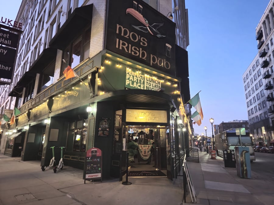 Mo's Irish Pub Downtown, Milwaukee