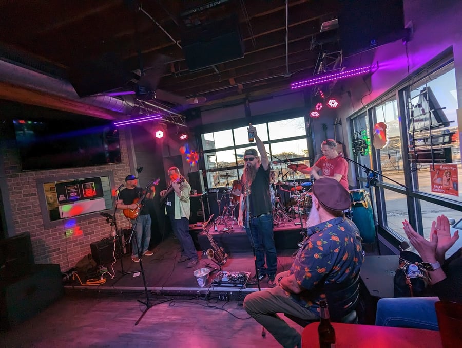 Paulie's Pub & Eatery