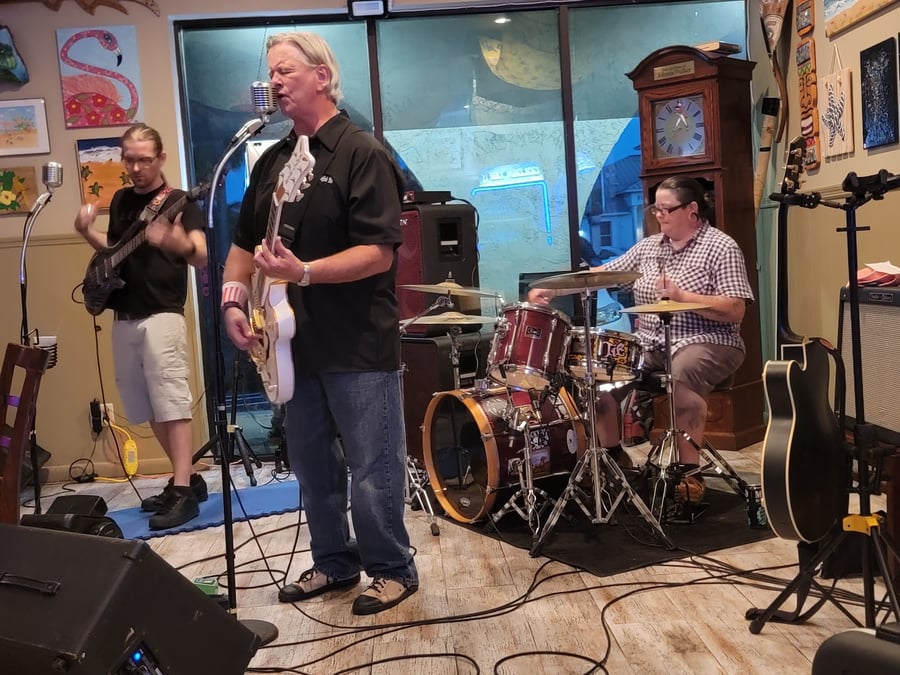 The Oasis Bar and Lounge