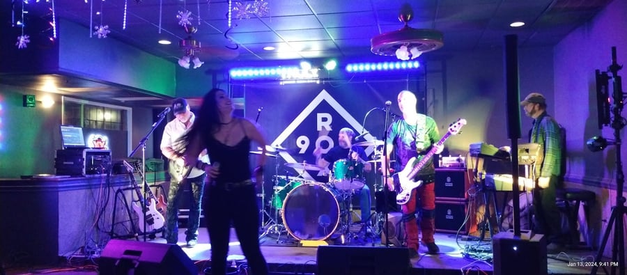 The Crossing Bar & Grill