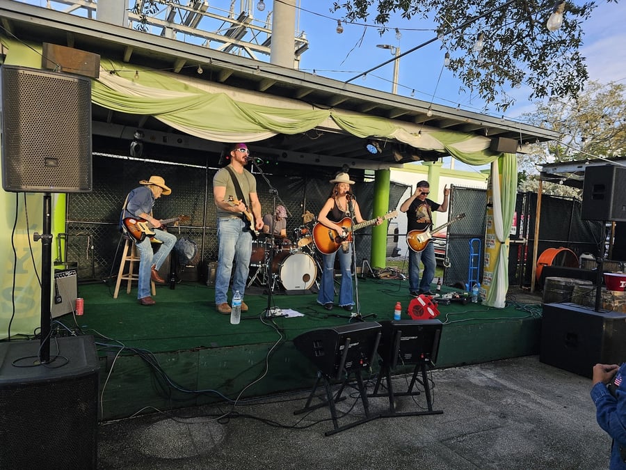 Sully's Backstreet Bar