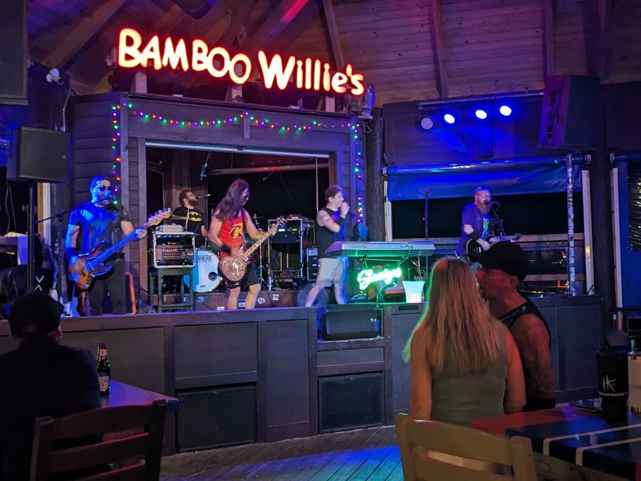 Bamboo Willie's Beachside Bar on Pensacola Beach