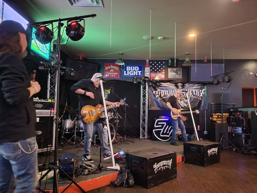 Wings Sports Bar & Grille