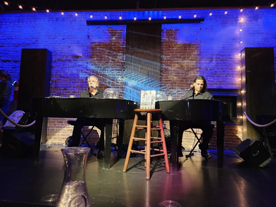 One Pelham East Bar & Grill