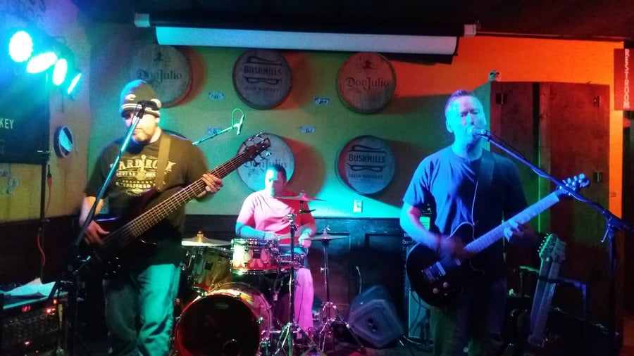 Lucky Irish Pub and Grill