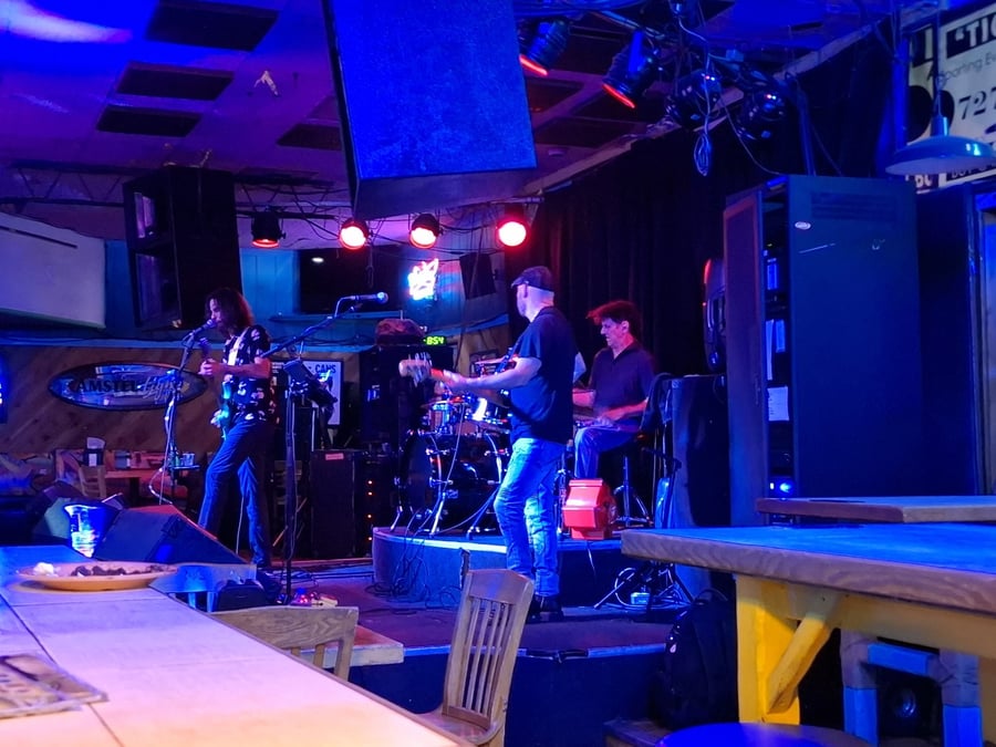 Daiquiri Shak Raw Bar & Grille