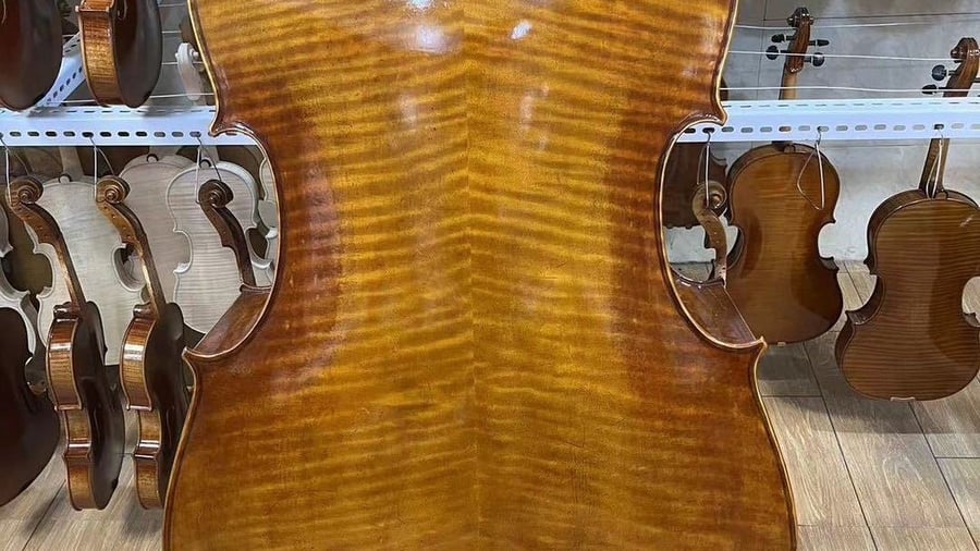 Handmade cello shop