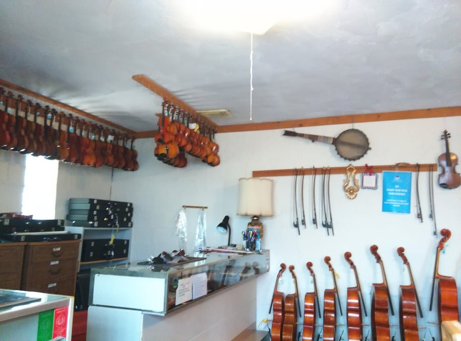 Luthier Violin Shop