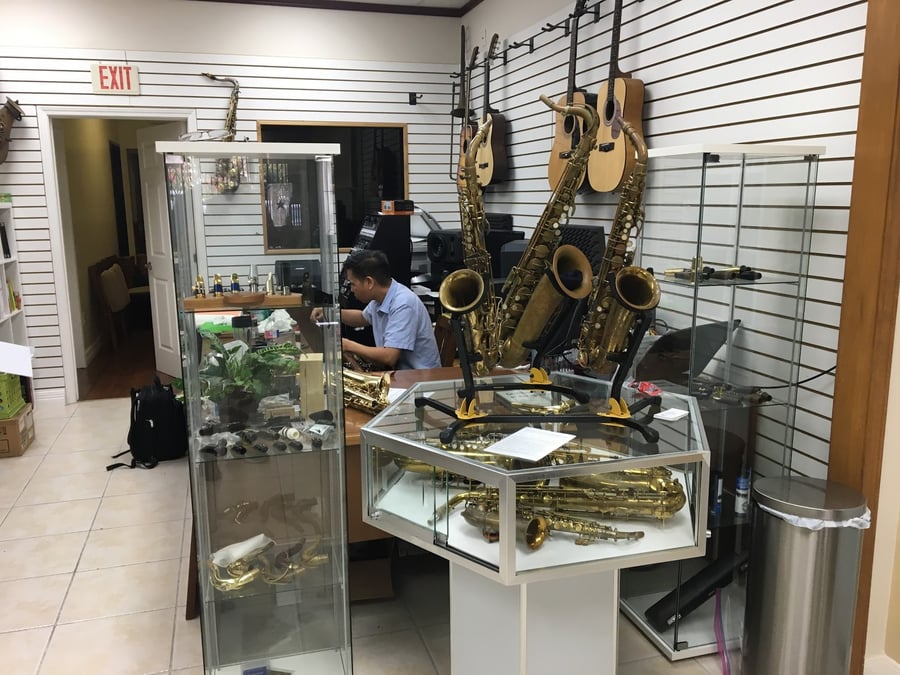 Saxophone Center