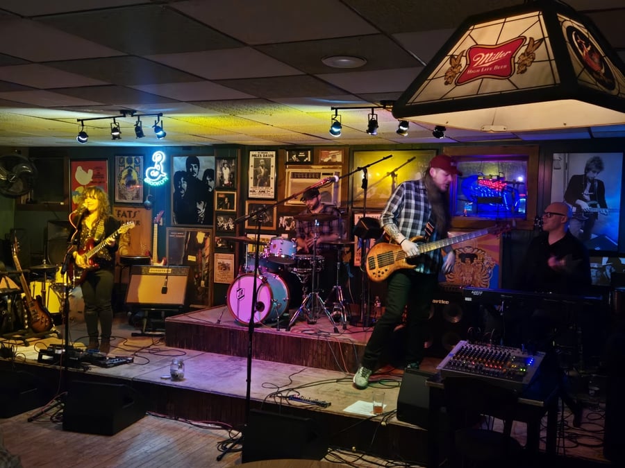 Bernie's Hillside Lounge