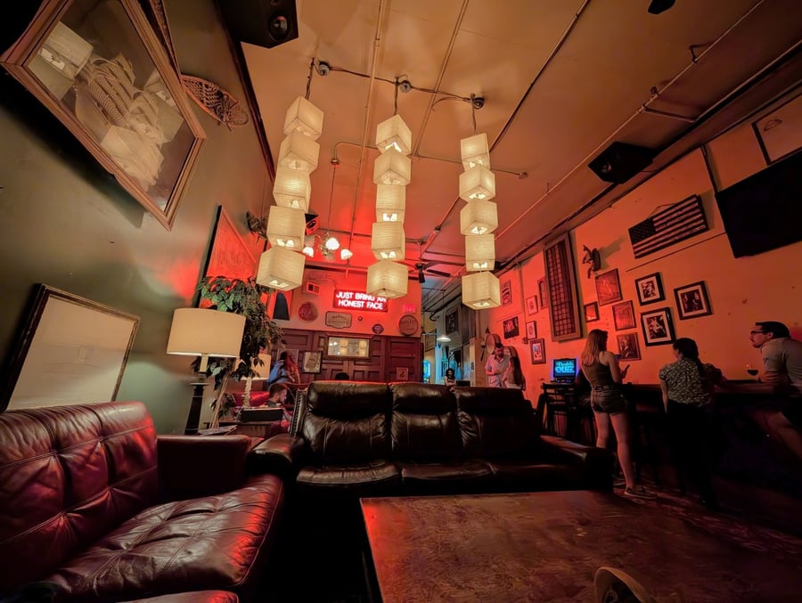 Al's Wine & Whiskey Lounge