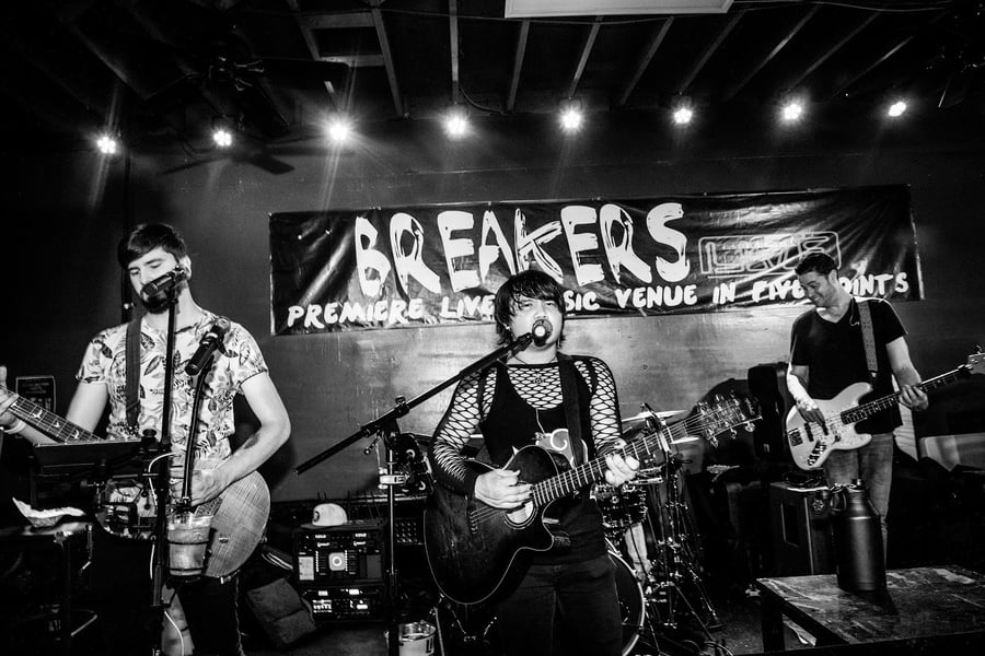 CB 18- Breakers Live