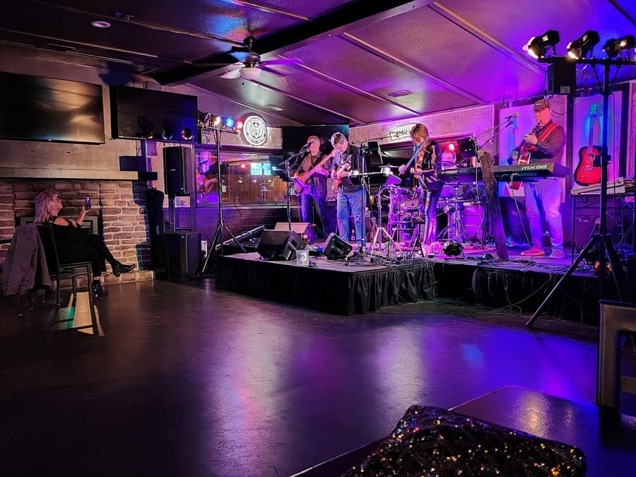 Oasis Pub & Tiki Bar