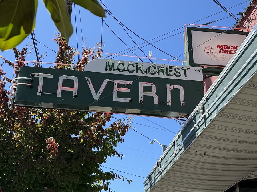 Mock Crest Tavern