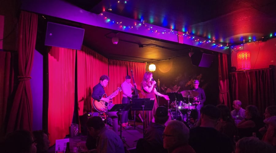 Christo's Pizzeria & Lounge