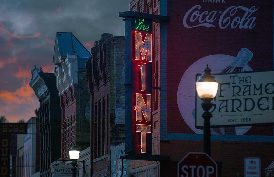 The Mint Bar and Grill