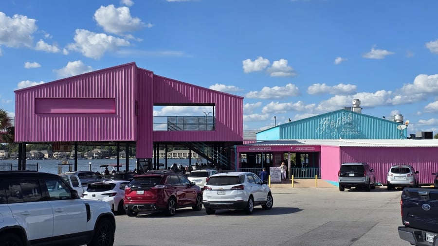 Papa’s On The Lake