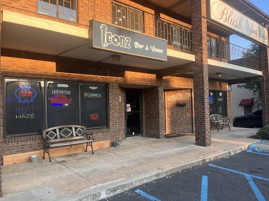 ICONZ Bar and Lounge