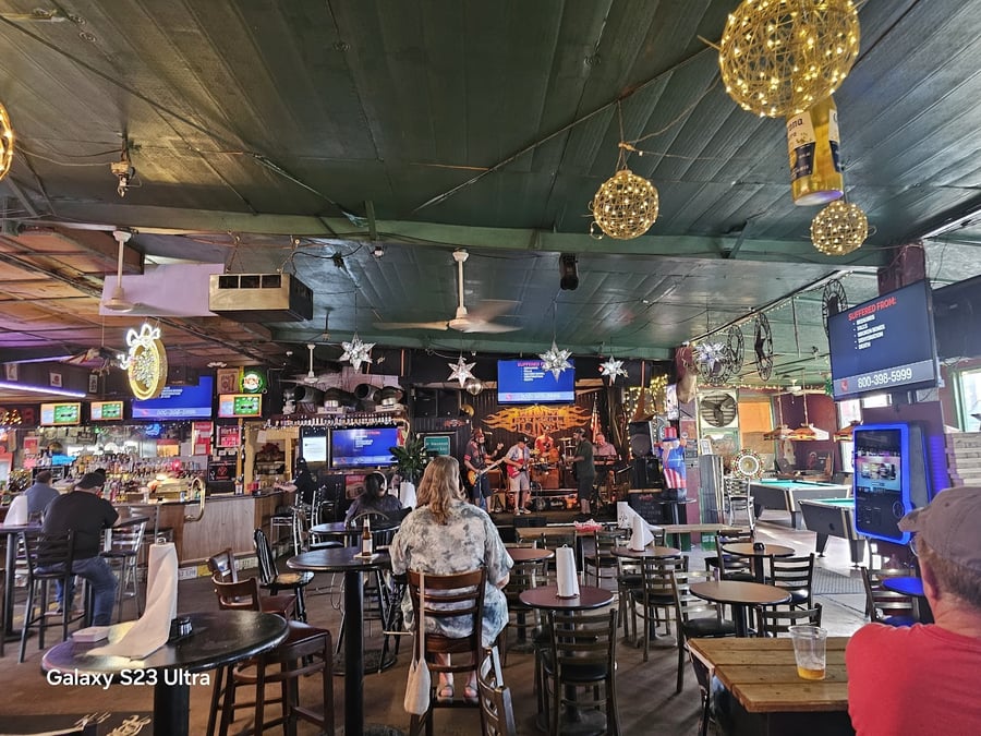 County Line Bar and Grill