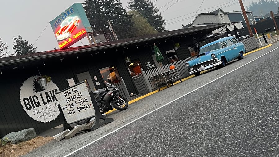 Big Lake Bar & Grill