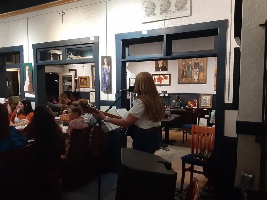 Duncan LittleCreek Gallery & the Gallery Bar