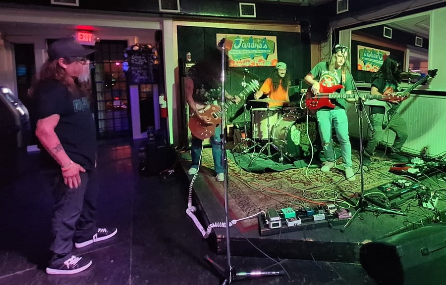 Jandros Garden Patio