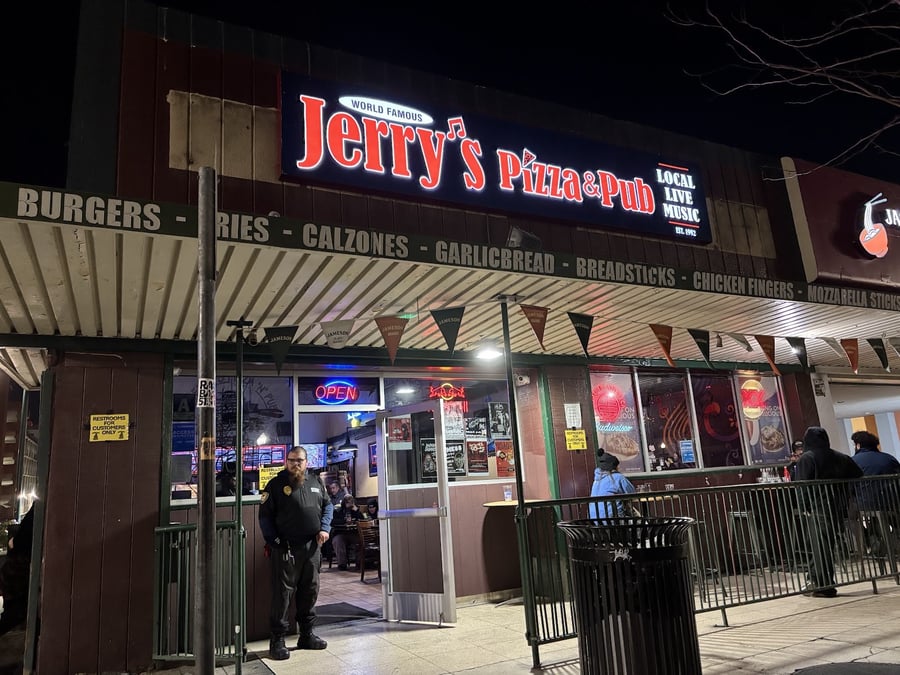 Jerry's Pizza & Pub
