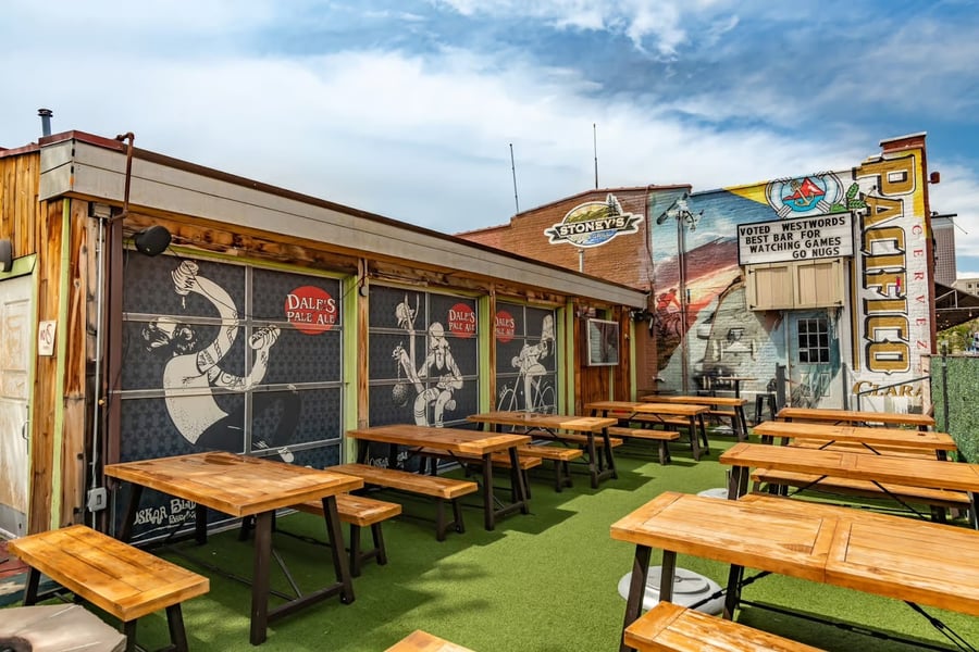 Stoney's Bar and Grill