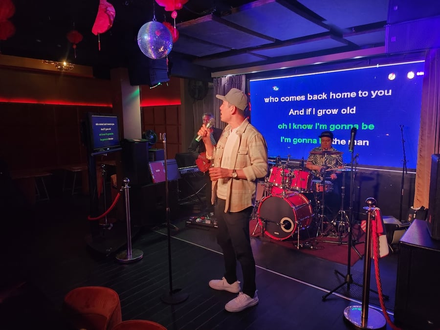 Lion's Den Lounge and Bar