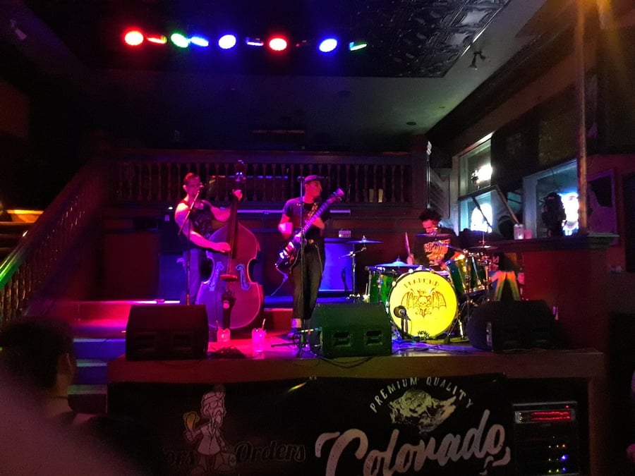 Smitty's Greenlight Tavern