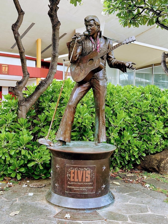 Elvis Aloha Statue