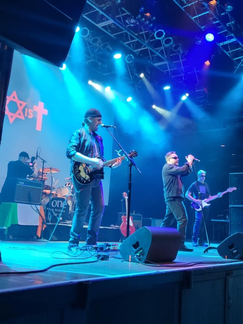 ONE - A TRIBUTE TO U2