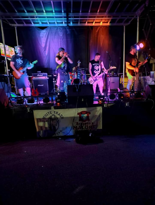 WHITETRASH SUPERSTAR