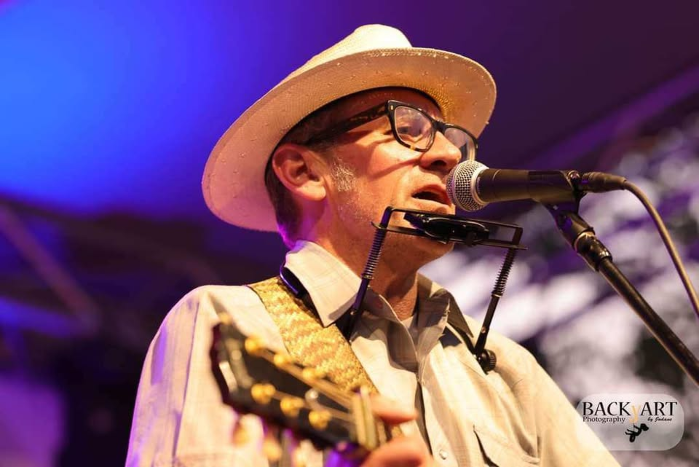 Saturday Music- Sean Tracey