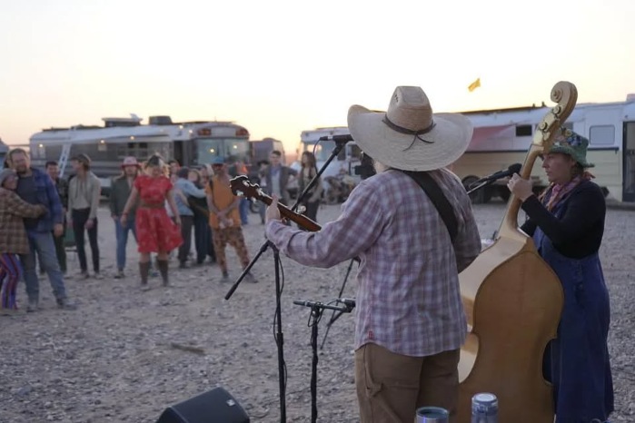 Banjo Joe & Danielle HOMECOMING HOOTENANNY