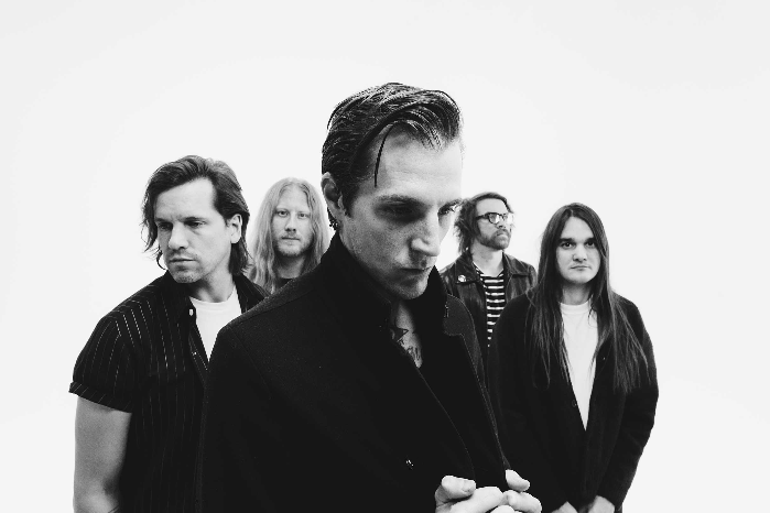 The Maine w/ Grayscale