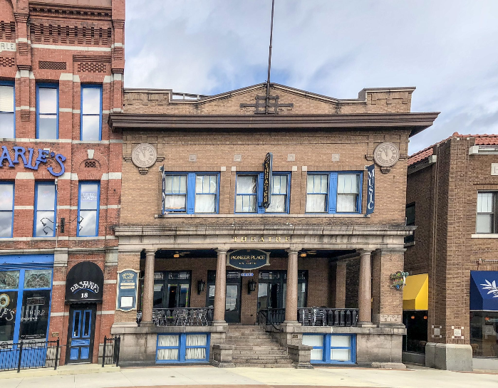 Live Music at the Veranda Lounge