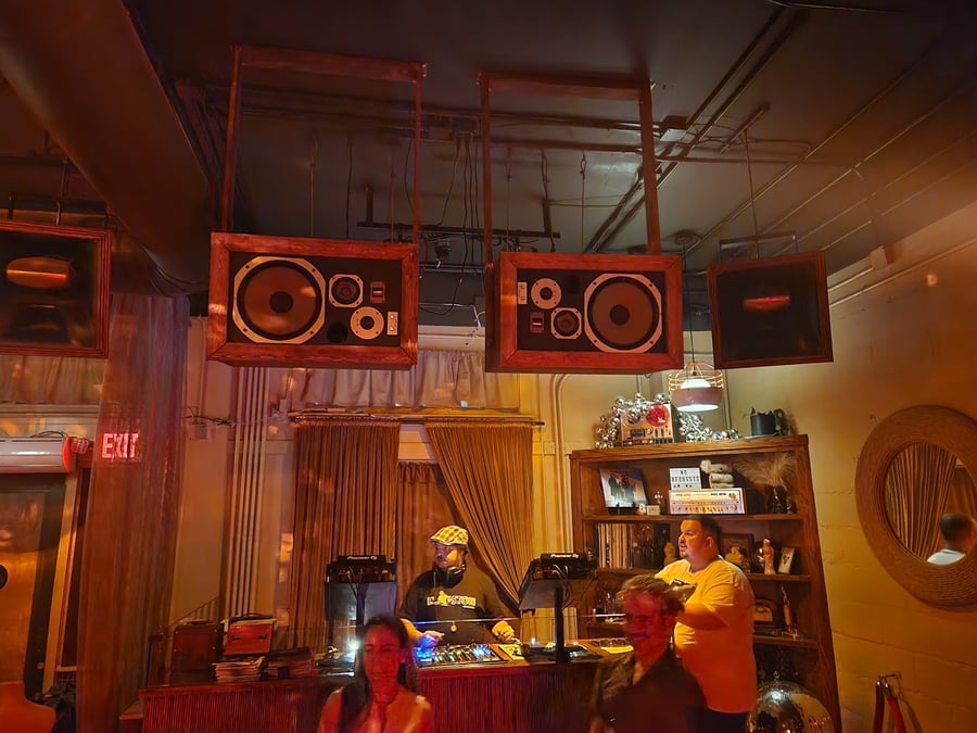 LadyLove Lounge & Sound