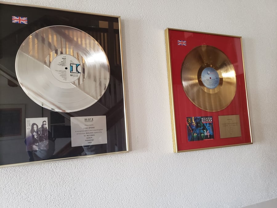 Submerge Record Distribution